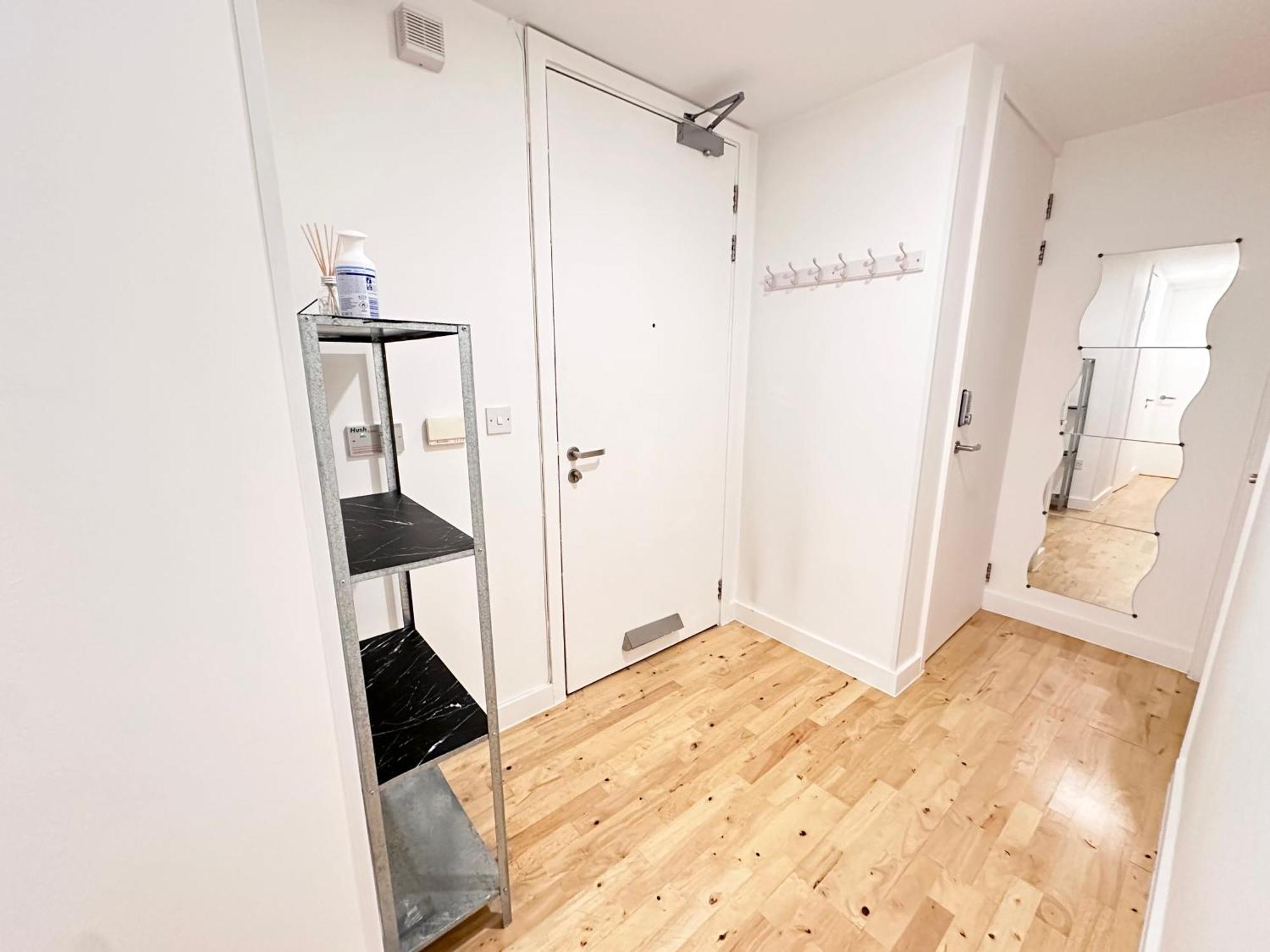 Private Garden Apartment With Geodome Manchester Kültér fotó