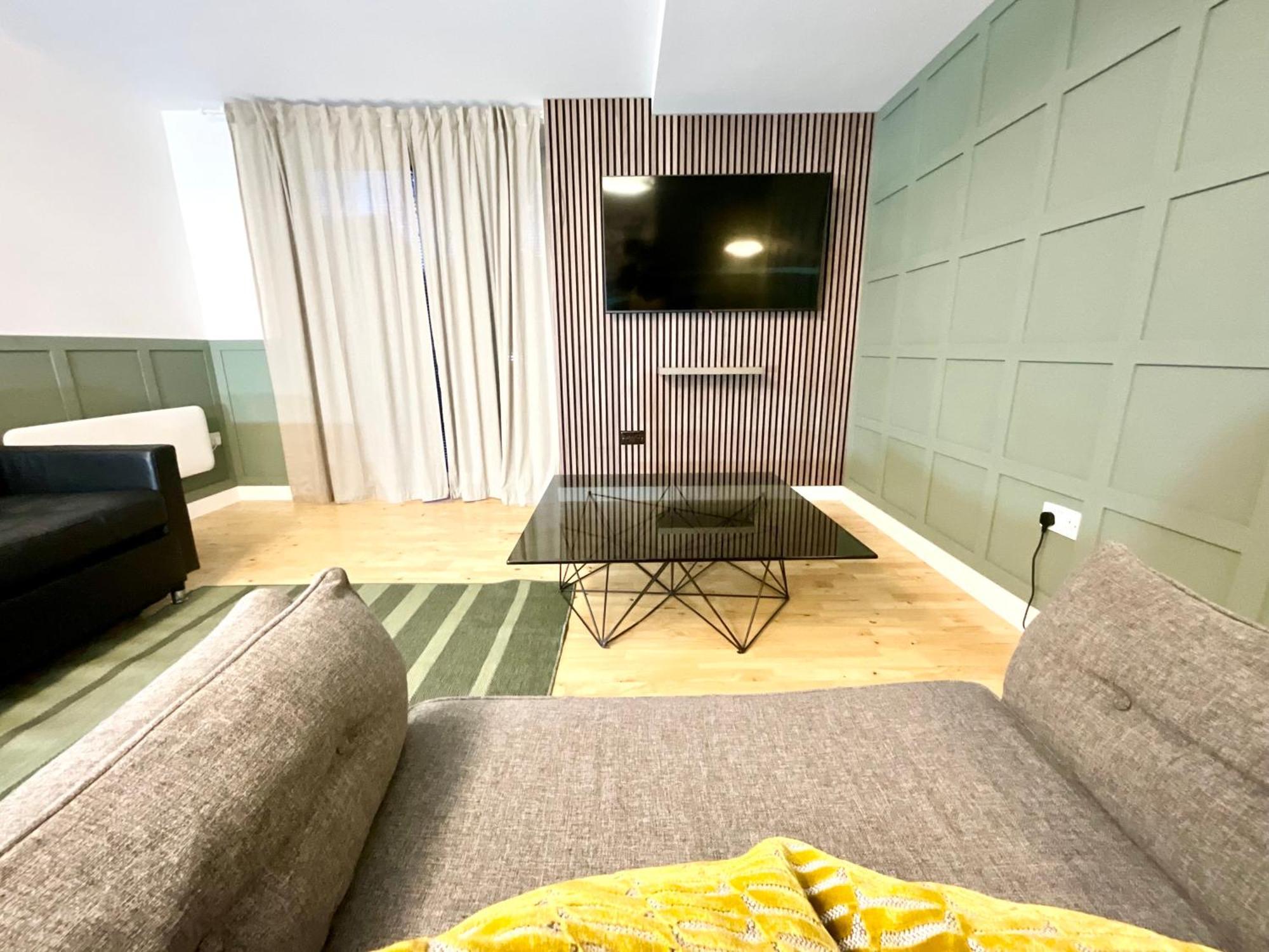 Private Garden Apartment With Geodome Manchester Kültér fotó